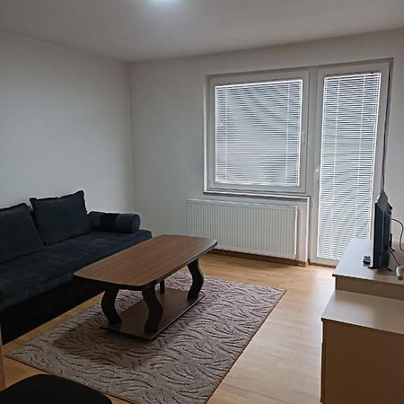 2Bdr Apt With Balcony With View- Free Parking Ξενοδοχείο Σαράγεβο Εξωτερικό φωτογραφία
