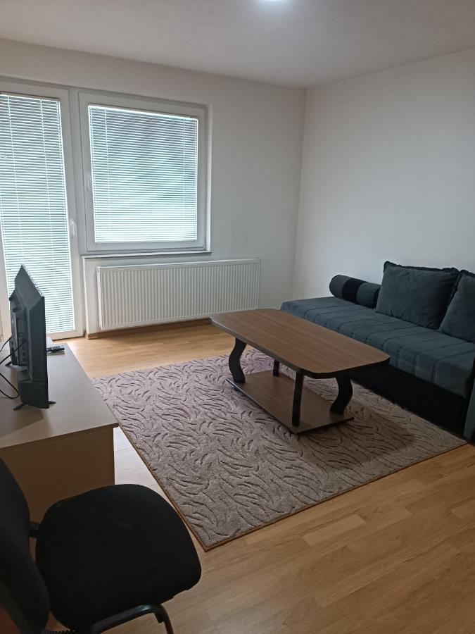 2Bdr Apt With Balcony With View- Free Parking Ξενοδοχείο Σαράγεβο Εξωτερικό φωτογραφία