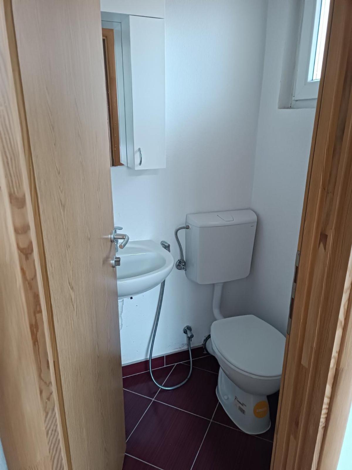 2Bdr Apt With Balcony With View- Free Parking Ξενοδοχείο Σαράγεβο Εξωτερικό φωτογραφία